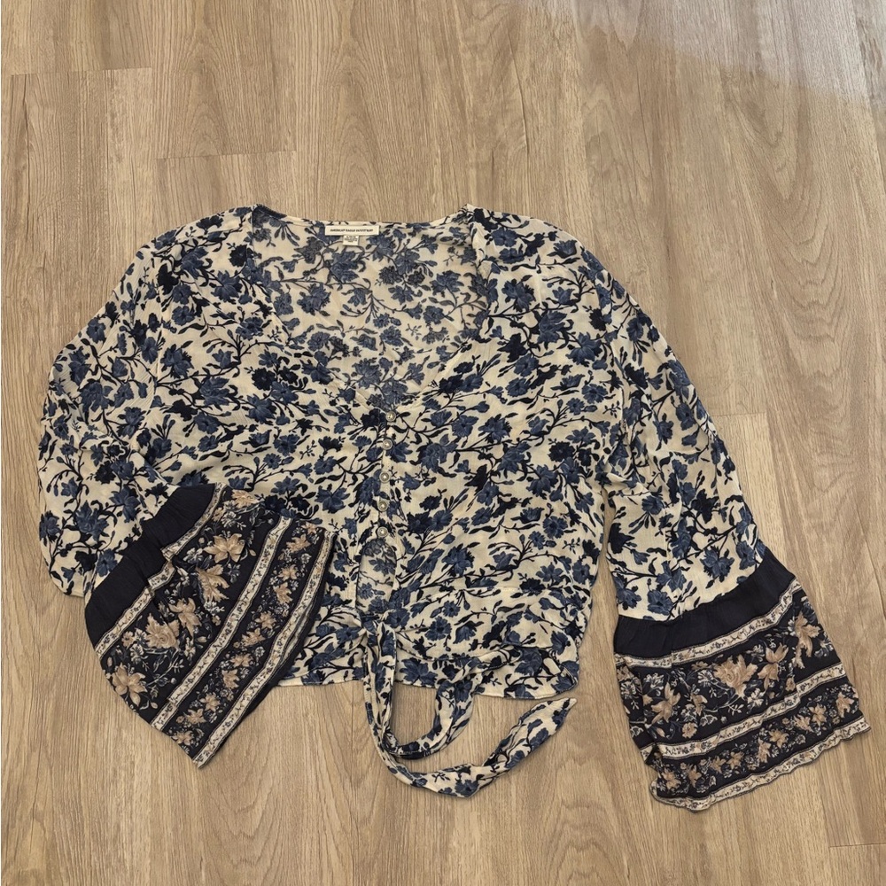 American Eagle Outfitters Navy and Beige Floral Blouse